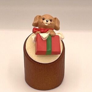 Vintage Hallmark Cards Christmas Pin Brooch Puppy Dog Gift Box Present Hard Boho